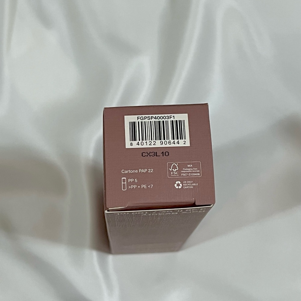 Rare Beauty Dewy Mist Hydrating hair and body - Picture 4 of 4
